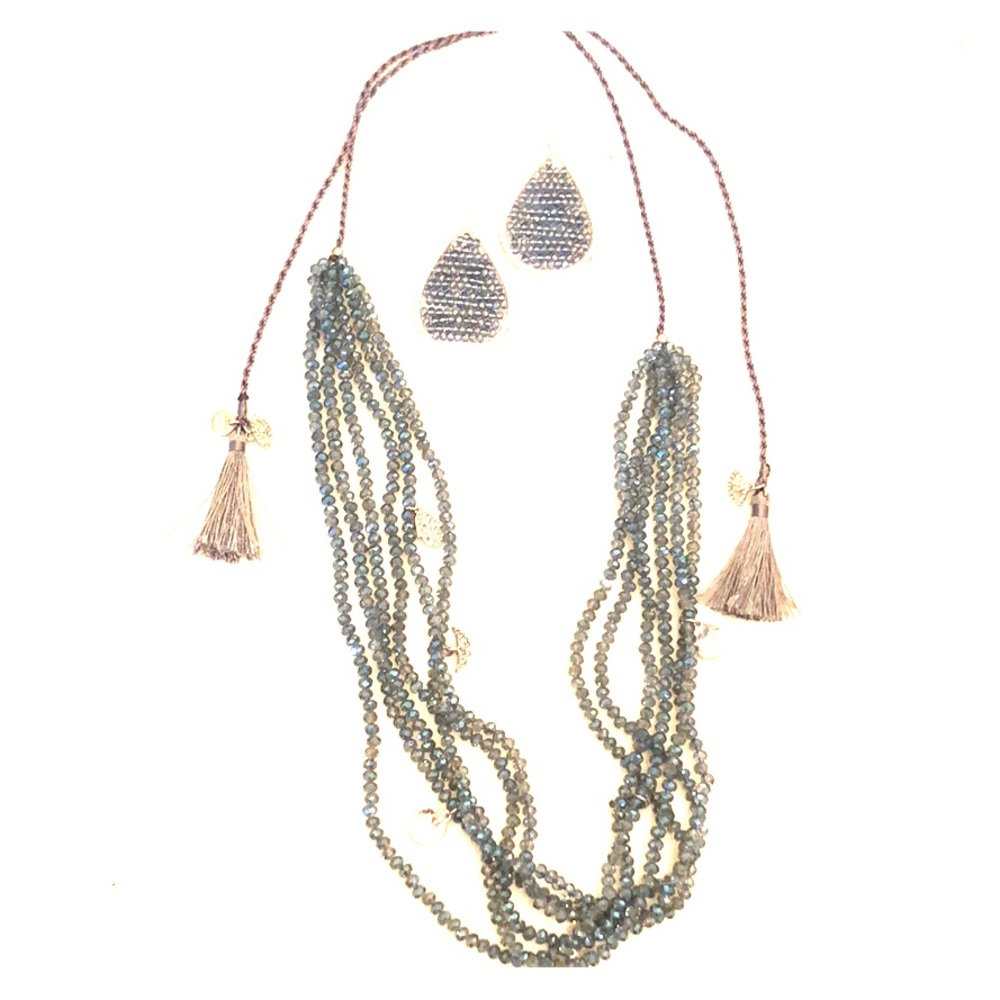 Necklace and earring set